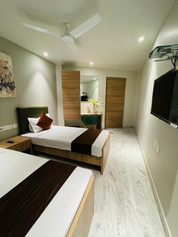 Hotel The Crest Калькутта Экстерьер фото